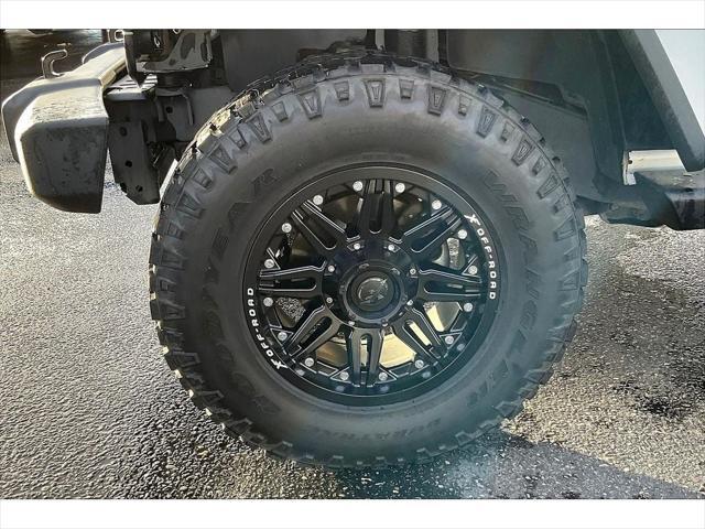 used 2015 Jeep Wrangler Unlimited car, priced at $18,995