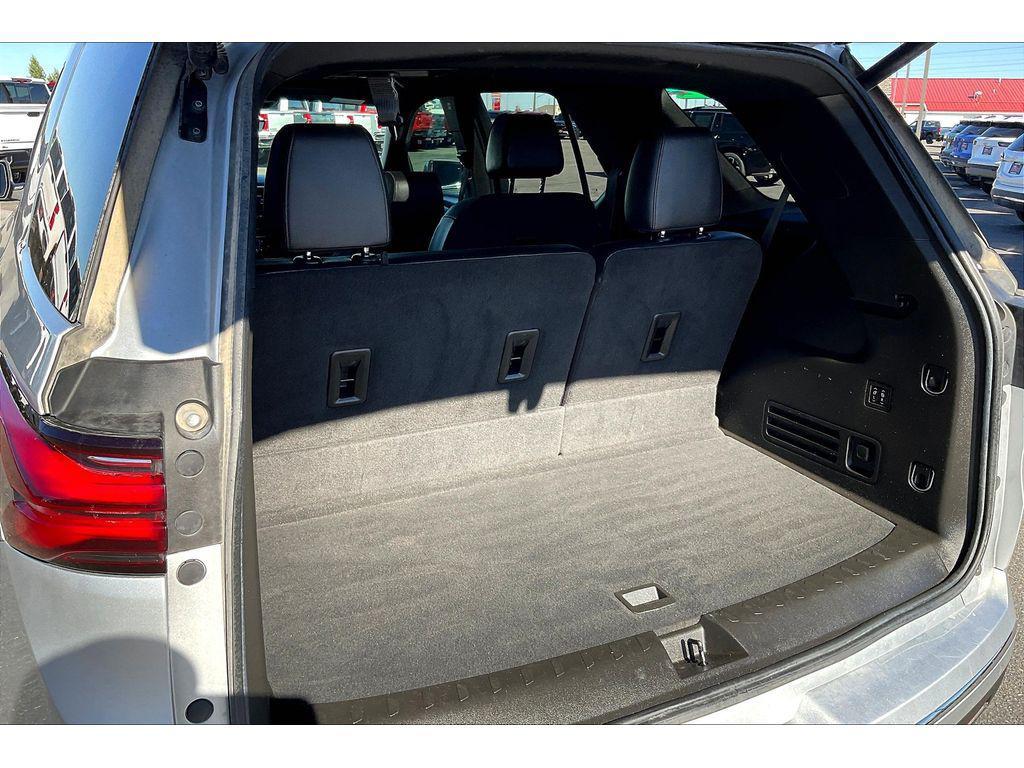 used 2022 Chevrolet Traverse car, priced at $36,495