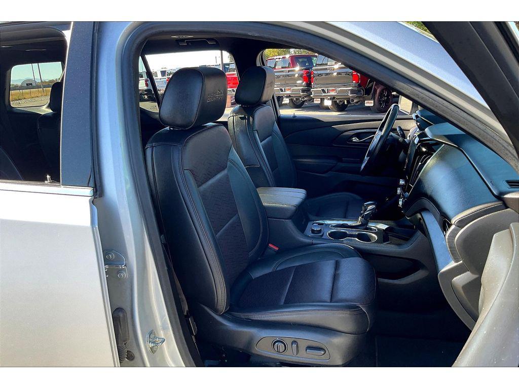 used 2022 Chevrolet Traverse car, priced at $36,495