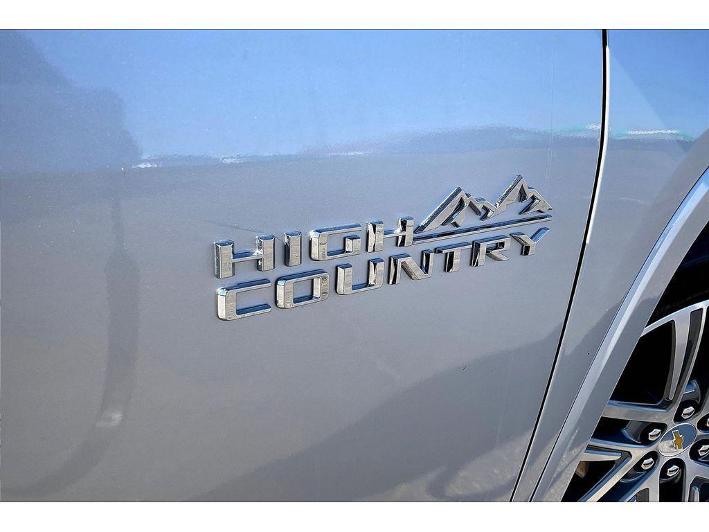 used 2022 Chevrolet Traverse car, priced at $36,495