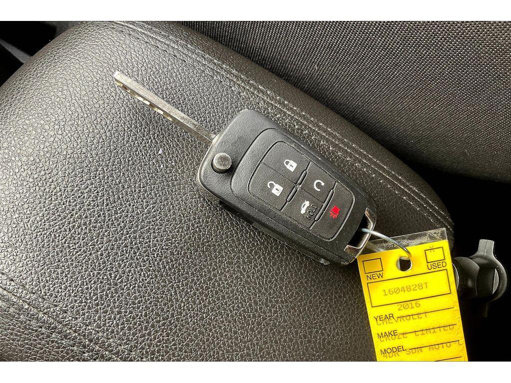 used 2016 Chevrolet Cruze Limited car, priced at $8,495