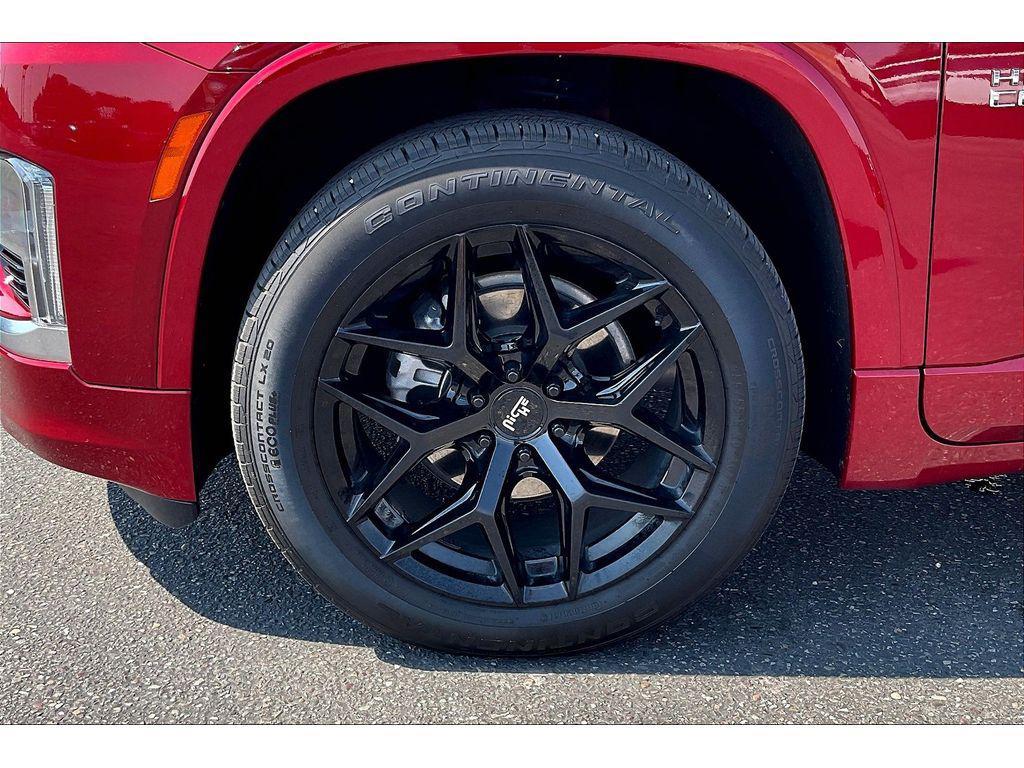 used 2023 Chevrolet Traverse car, priced at $56,090