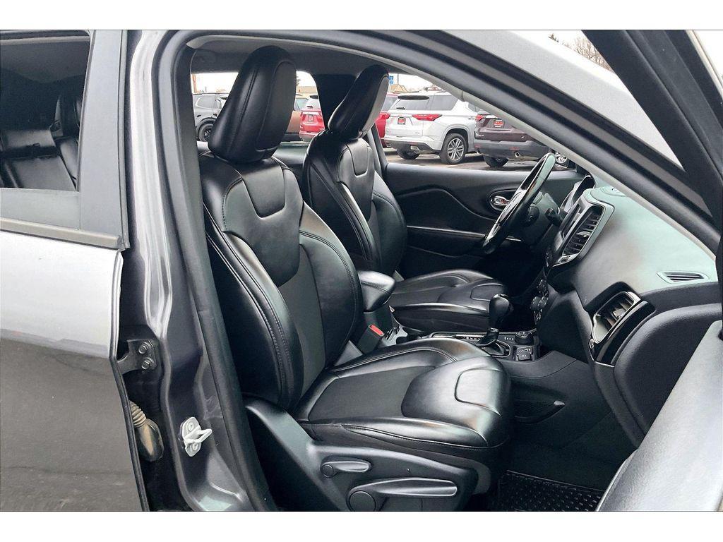 used 2020 Jeep Cherokee car, priced at $28,995