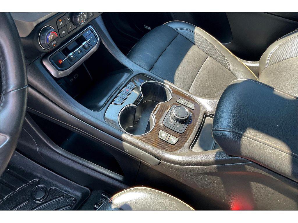used 2022 GMC Acadia car, priced at $34,995