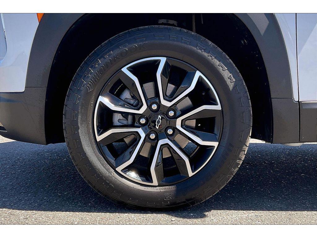 used 2025 Chevrolet TrailBlazer car, priced at $31,995