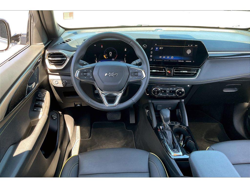 used 2025 Chevrolet TrailBlazer car, priced at $31,995