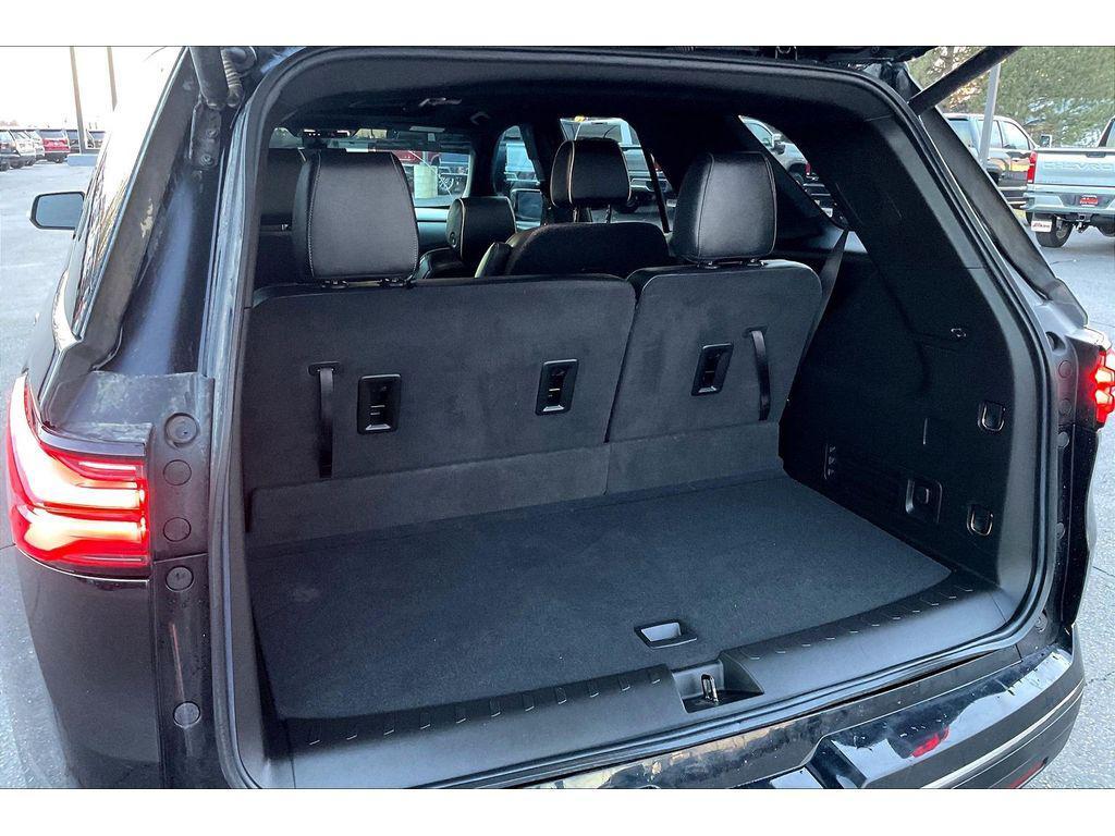 used 2023 Chevrolet Traverse car, priced at $40,995