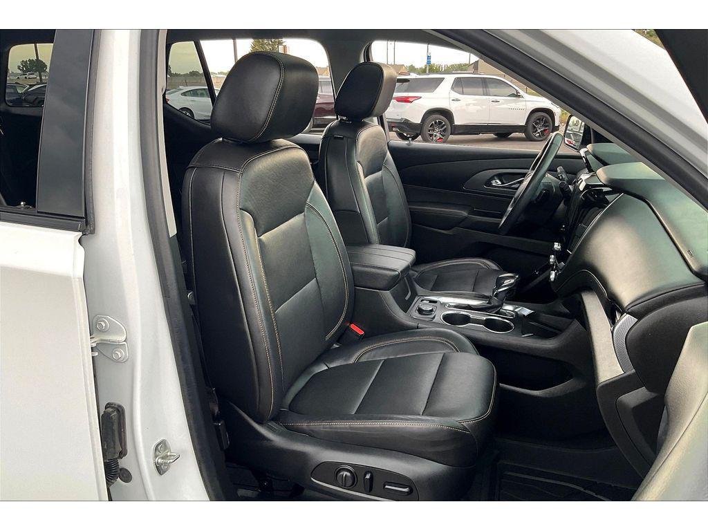 used 2021 Chevrolet Traverse car, priced at $31,995