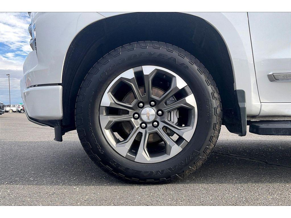 used 2025 Chevrolet Silverado 2500 car, priced at $80,995