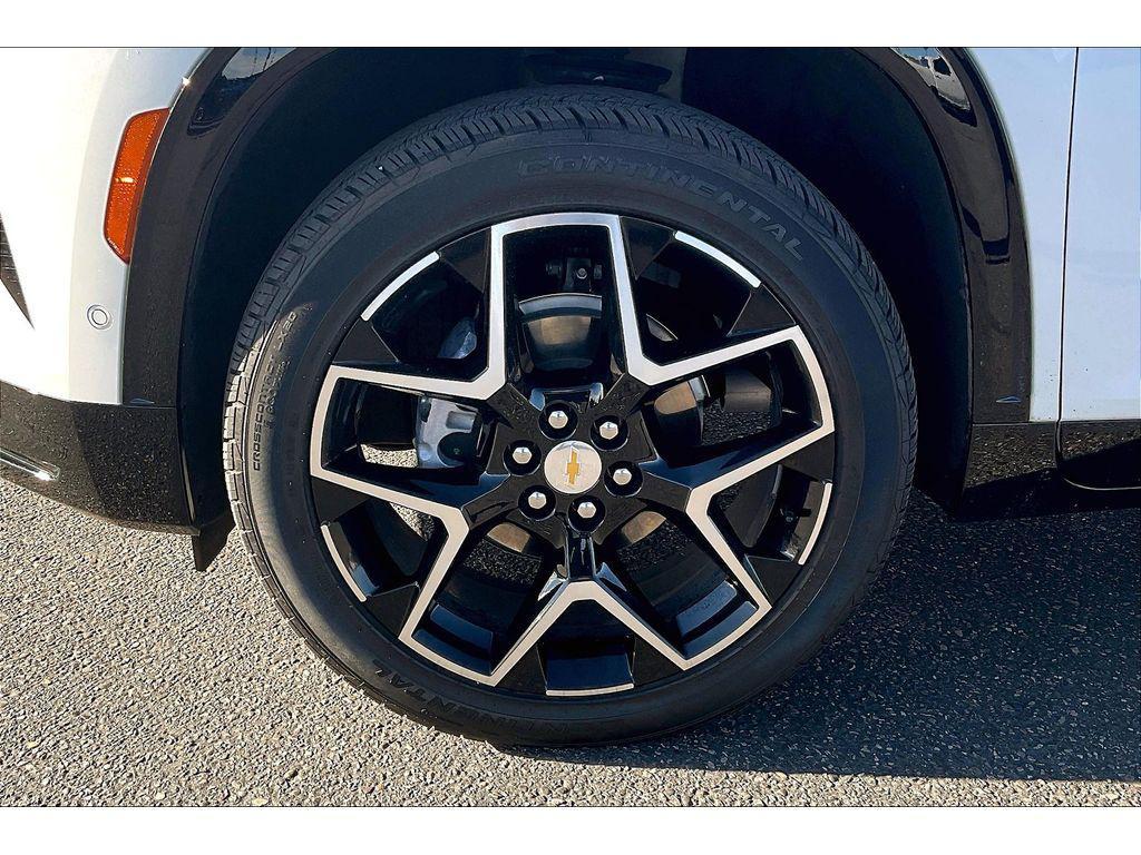 used 2025 Chevrolet Traverse car, priced at $57,495