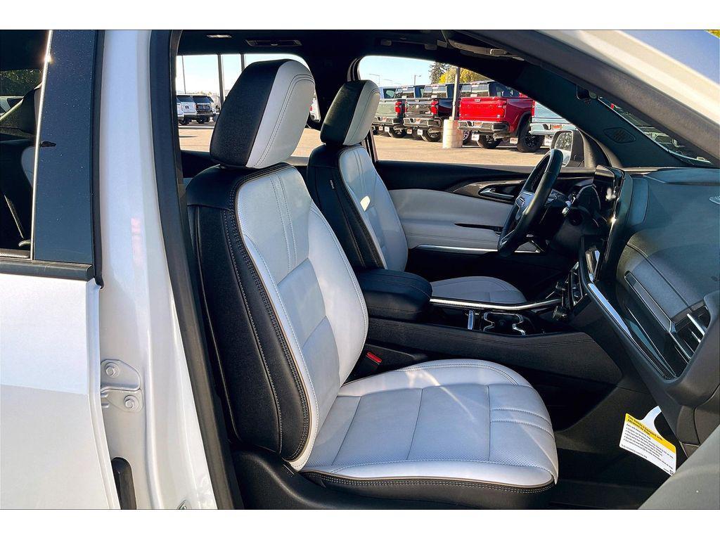 used 2025 Chevrolet Traverse car, priced at $57,495