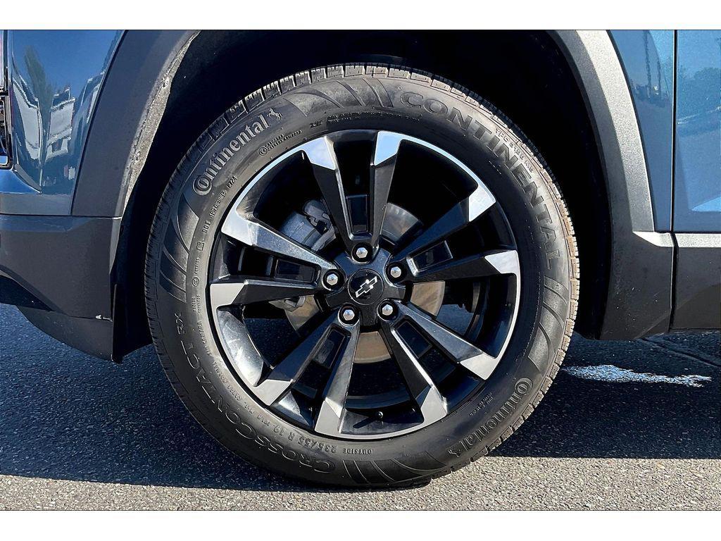 used 2025 Chevrolet Equinox car, priced at $37,495