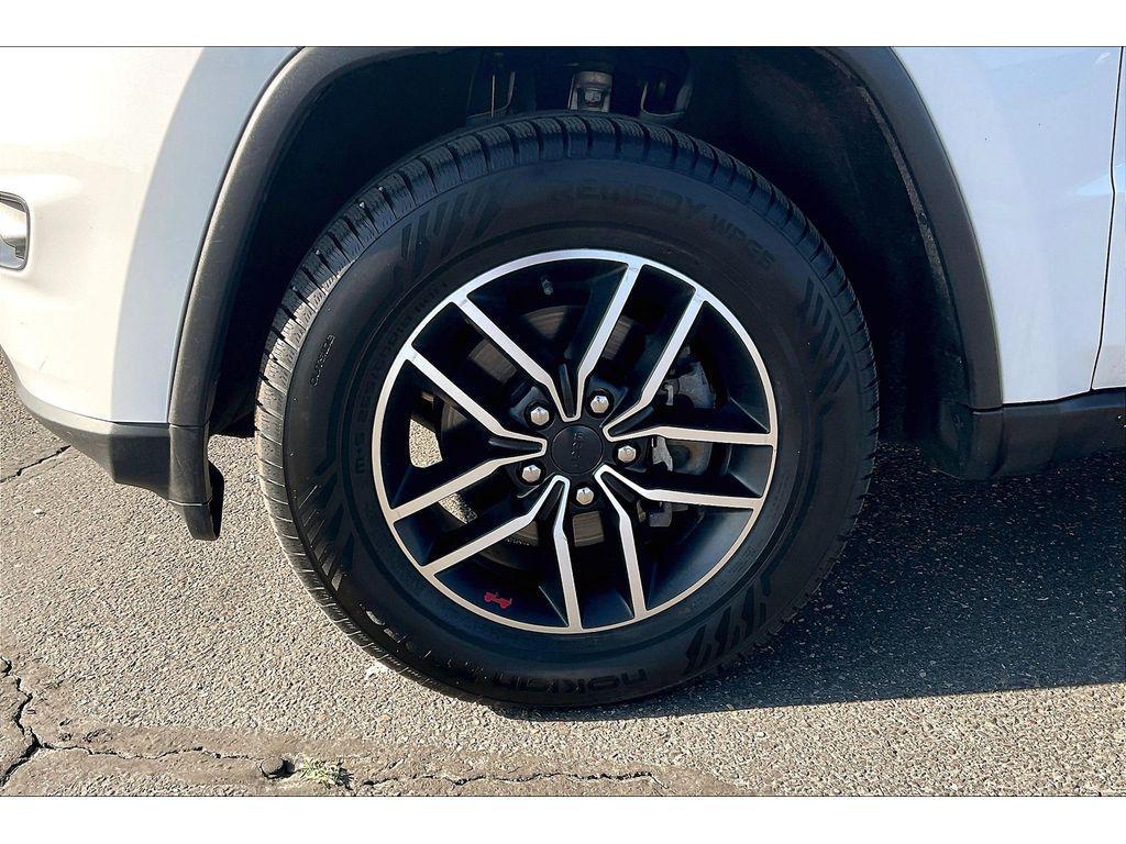 used 2020 Jeep Grand Cherokee car, priced at $25,495