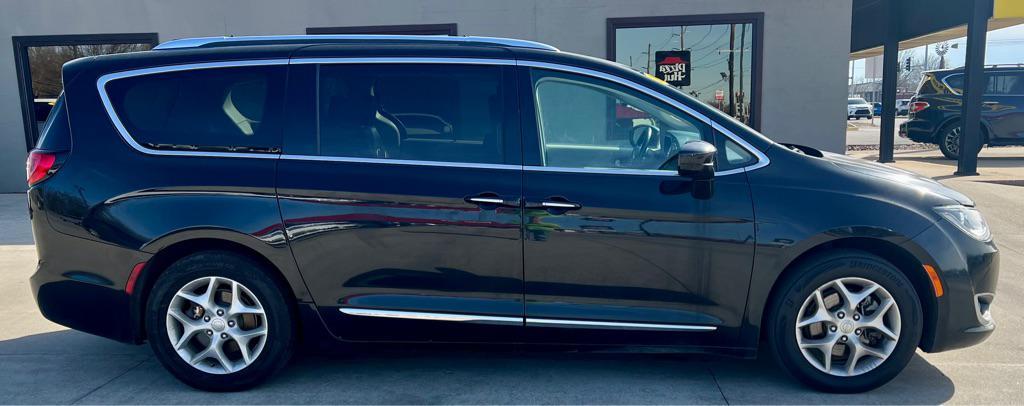 used 2018 Chrysler Pacifica car, priced at $14,995