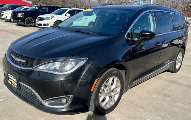 used 2018 Chrysler Pacifica car, priced at $14,995