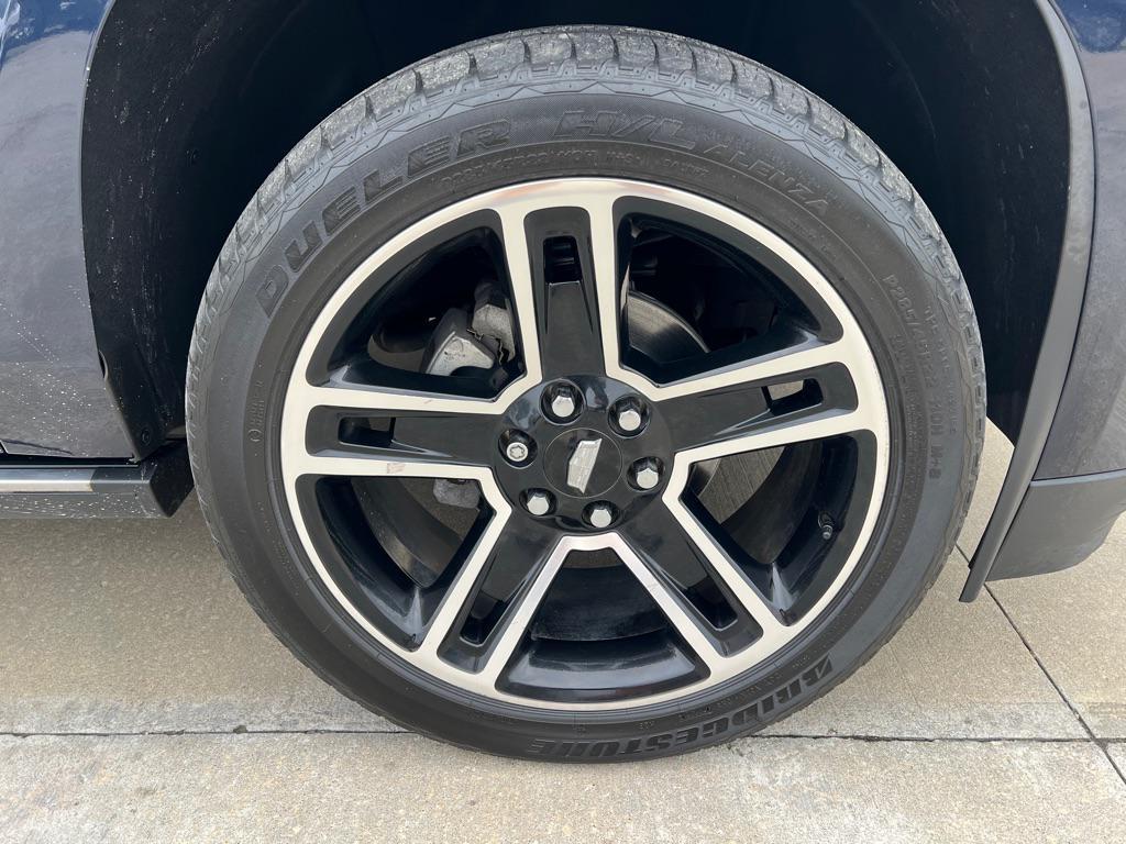 used 2017 Cadillac Escalade ESV car, priced at $30,995