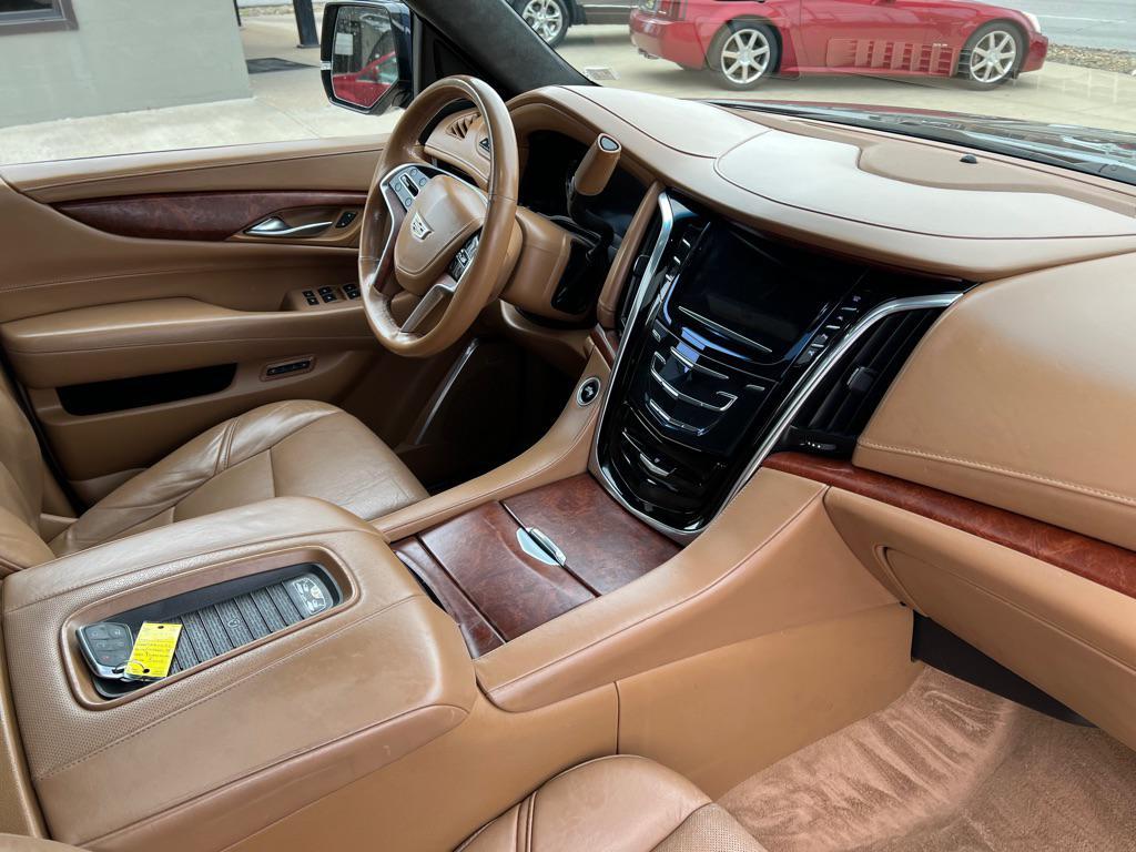 used 2017 Cadillac Escalade ESV car, priced at $30,995