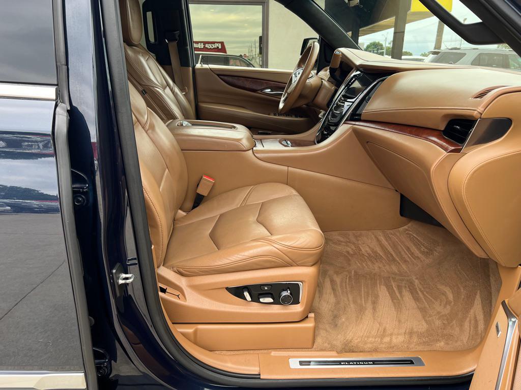 used 2017 Cadillac Escalade ESV car, priced at $30,995