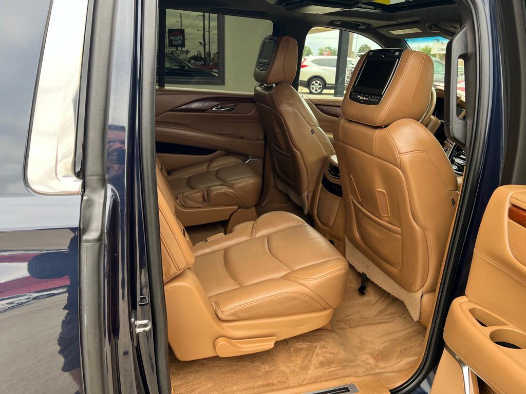 used 2017 Cadillac Escalade ESV car, priced at $30,995