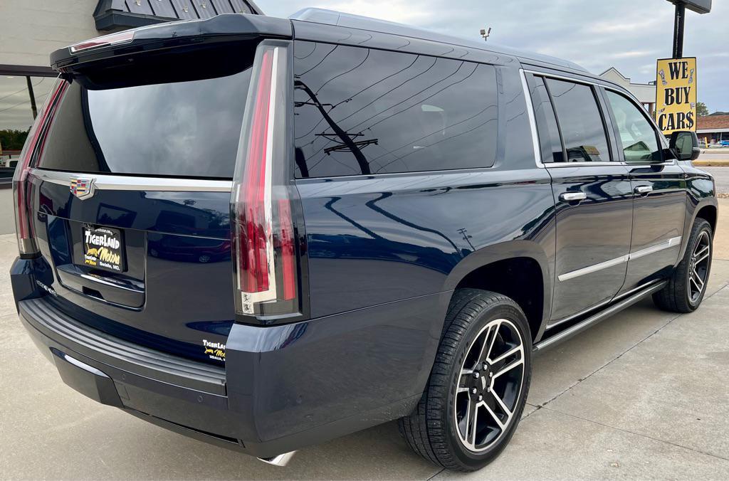 used 2017 Cadillac Escalade ESV car, priced at $30,995