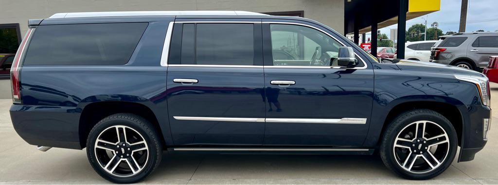 used 2017 Cadillac Escalade ESV car, priced at $30,995