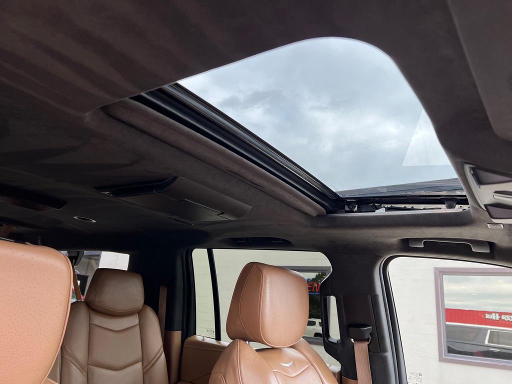 used 2017 Cadillac Escalade ESV car, priced at $30,995