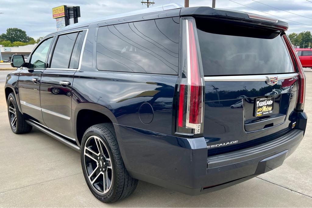 used 2017 Cadillac Escalade ESV car, priced at $30,995