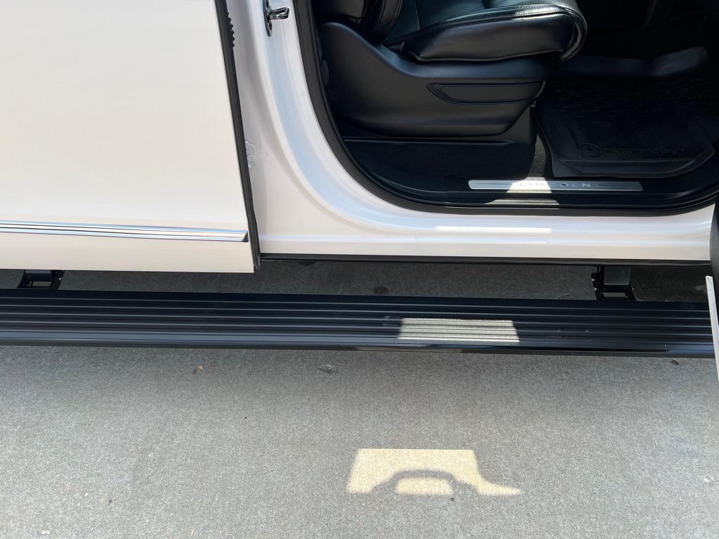 used 2019 Lincoln Navigator L car, priced at $29,995