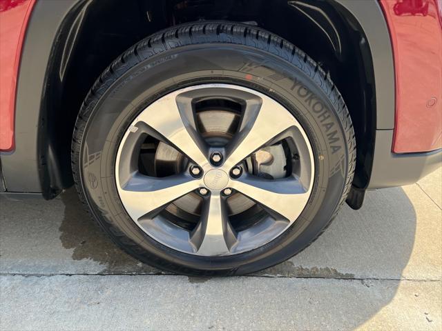 used 2019 Jeep Cherokee car, priced at $15,995