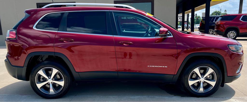 used 2019 Jeep Cherokee car, priced at $15,995