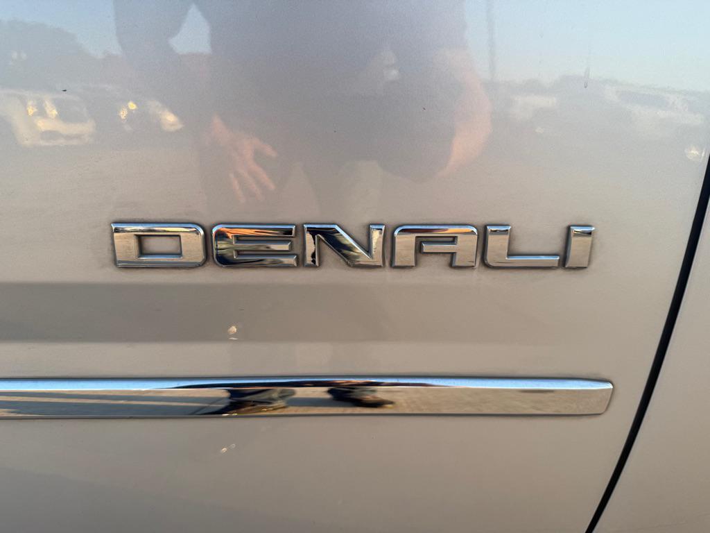 used 2017 GMC Yukon car, priced at $26,995