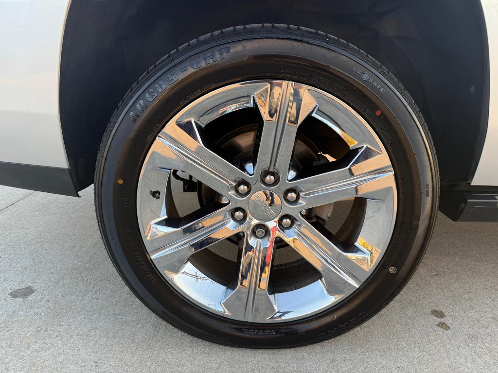 used 2017 GMC Yukon car, priced at $26,995