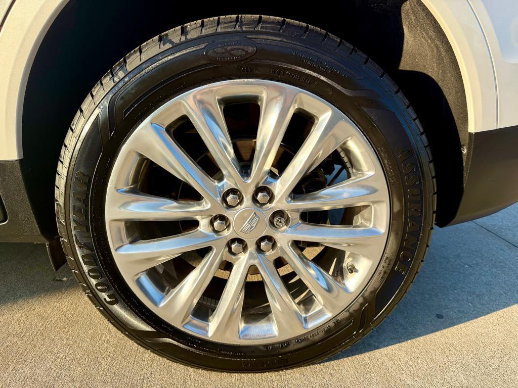 used 2018 Cadillac XT5 car, priced at $18,995
