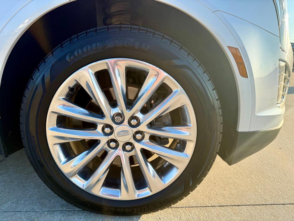 used 2018 Cadillac XT5 car, priced at $18,995