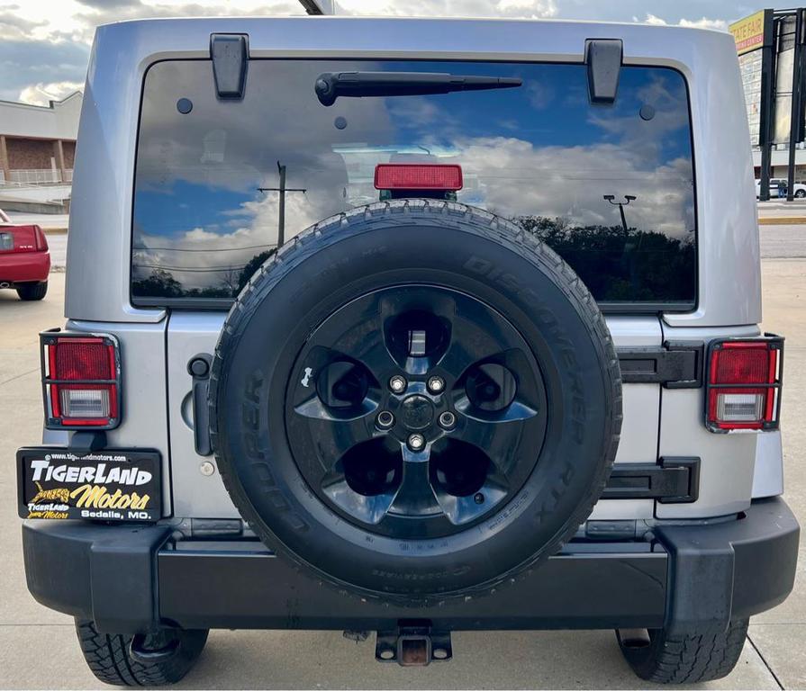 used 2015 Jeep Wrangler Unlimited car, priced at $19,995