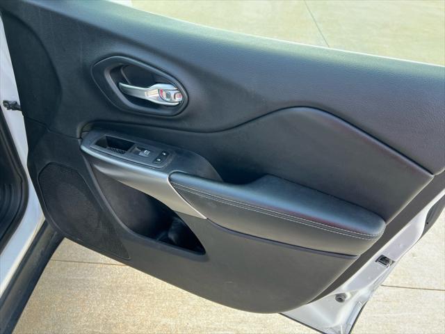 used 2020 Jeep Cherokee car, priced at $18,995