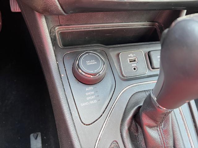 used 2020 Jeep Cherokee car, priced at $18,995
