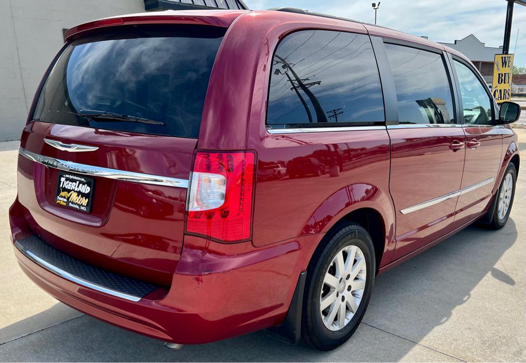 used 2015 Chrysler Town & Country car, priced at $11,995