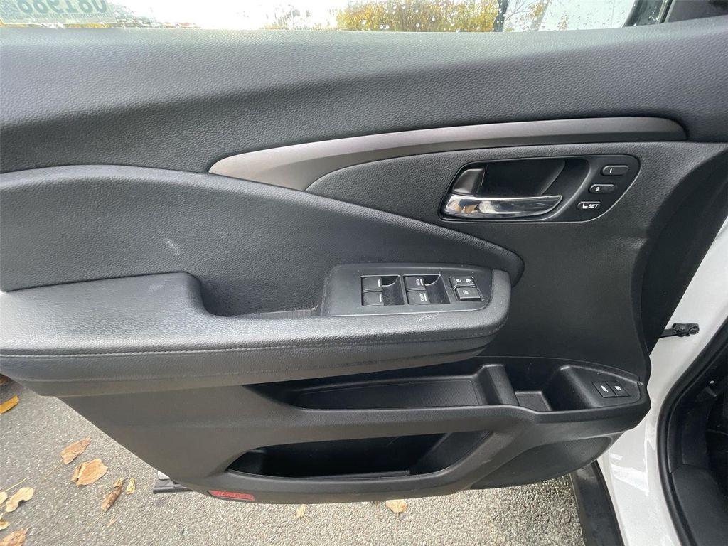 used 2022 Honda Pilot car, priced at $34,000