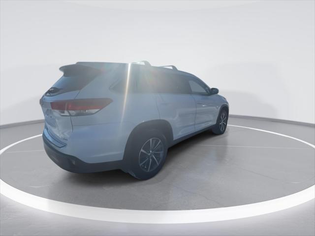 used 2019 Toyota Highlander car, priced at $25,500