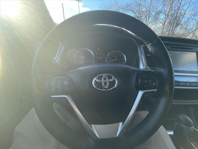 used 2019 Toyota Highlander car, priced at $25,500