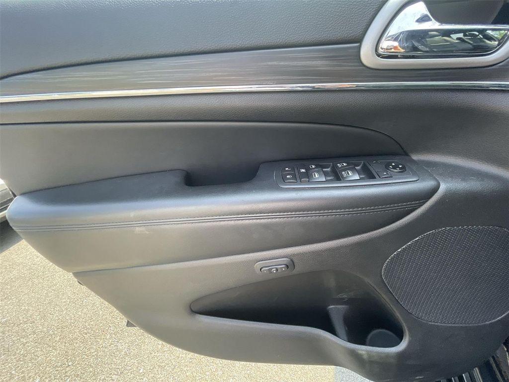 used 2020 Jeep Grand Cherokee car, priced at $25,000