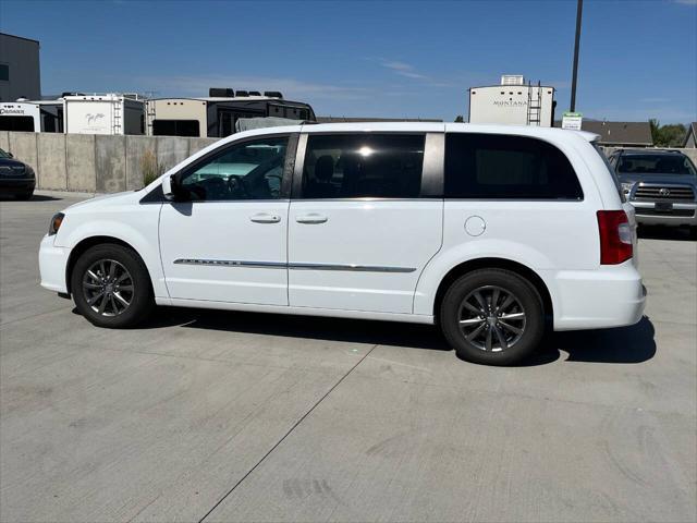 used 2014 Chrysler Town & Country car, priced at $8,995