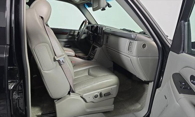 used 2003 Cadillac Escalade ESV car, priced at $24,900