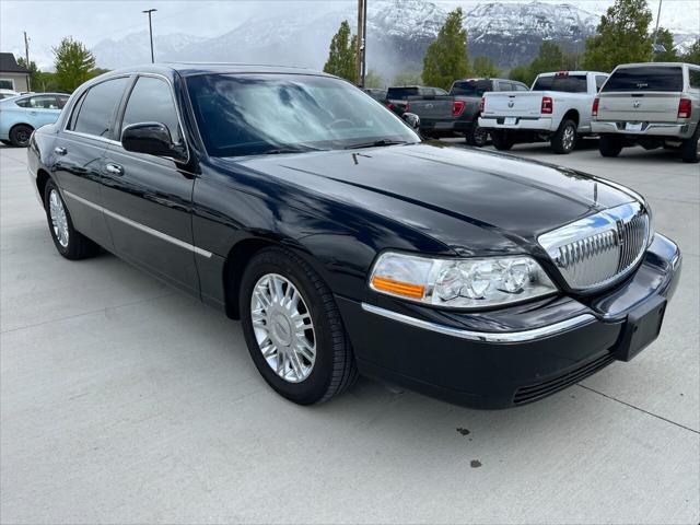 used 2008 Lincoln Town Car car, priced at $13,995