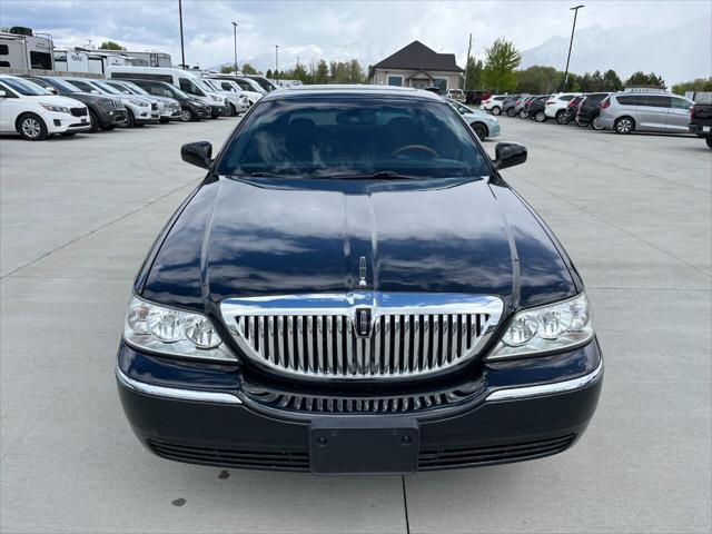 used 2008 Lincoln Town Car car, priced at $11,800