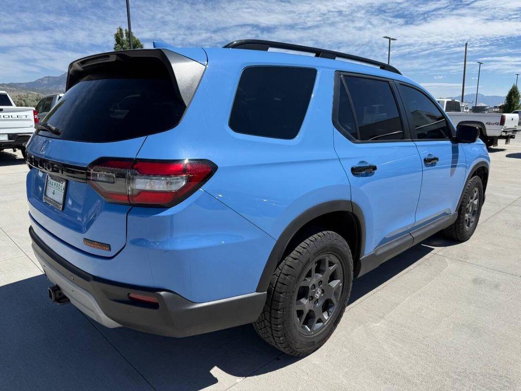 used 2025 Honda Pilot car, priced at $44,995