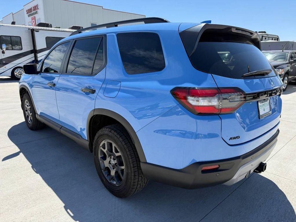 used 2025 Honda Pilot car, priced at $44,995