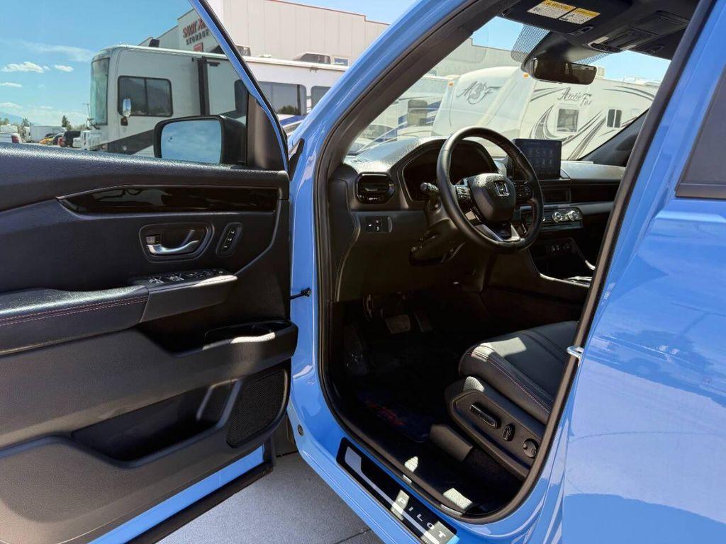 used 2025 Honda Pilot car, priced at $44,995