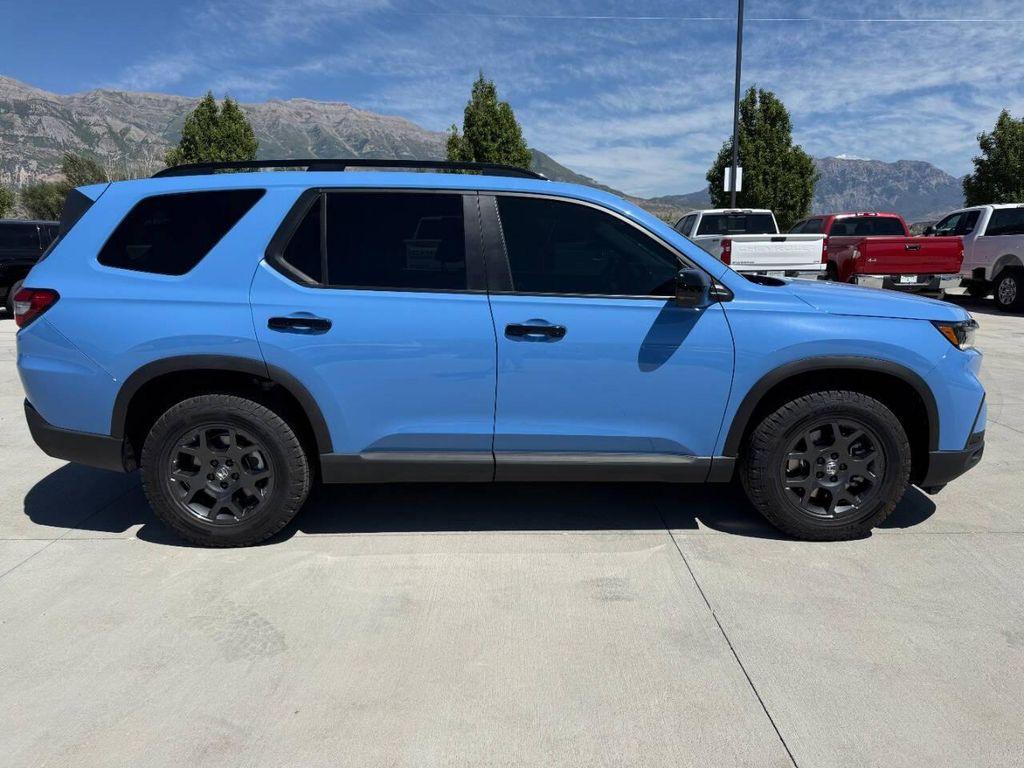 used 2025 Honda Pilot car, priced at $44,995